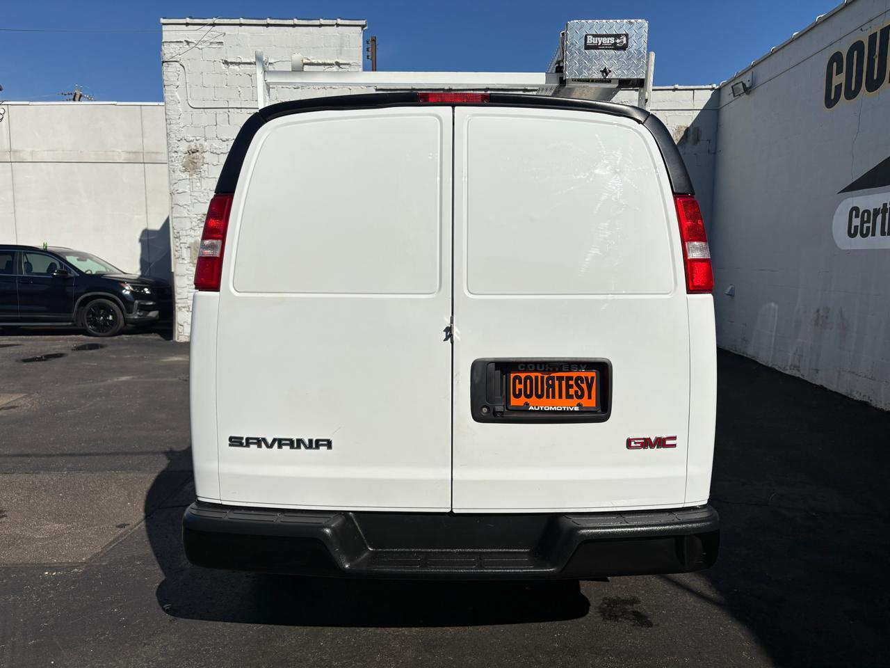GMC Savana Cargo Van RWD 2500 135" 2023