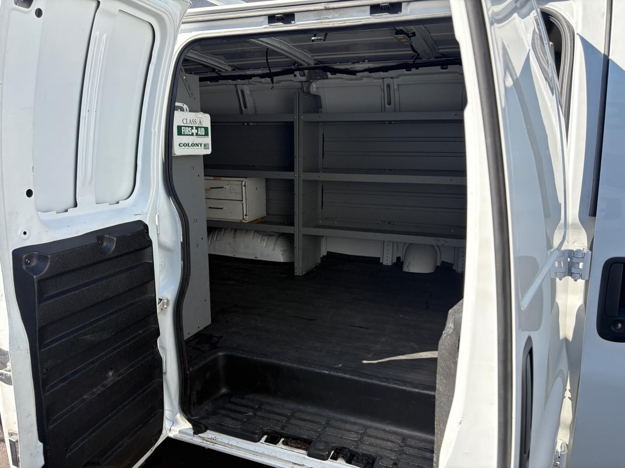 GMC Savana Cargo Van RWD 2500 135" 2023
