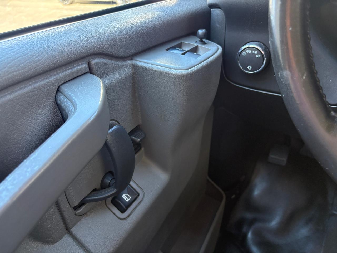 GMC Savana Cargo Van RWD 2500 135" 2023