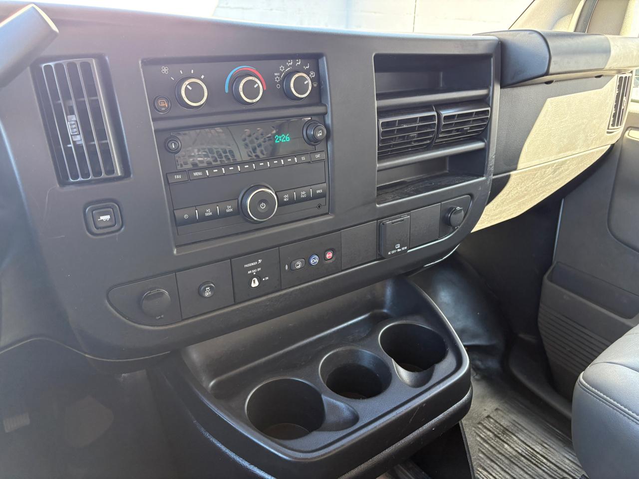 GMC Savana Cargo Van RWD 2500 135" 2023