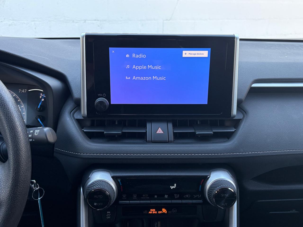 Toyota RAV4 Hybrid LE AWD (Natl) 2024