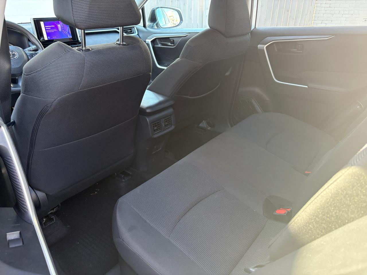 Toyota RAV4 Hybrid LE AWD (Natl) 2024