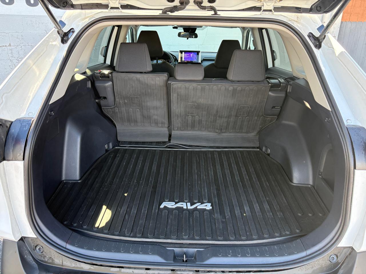 Toyota RAV4 Hybrid LE AWD (Natl) 2024