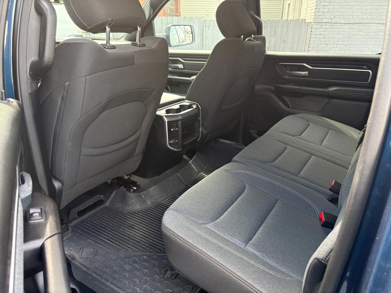 RAM 1500 Big Horn 4x4 Crew Cab 5'7" Box 2023