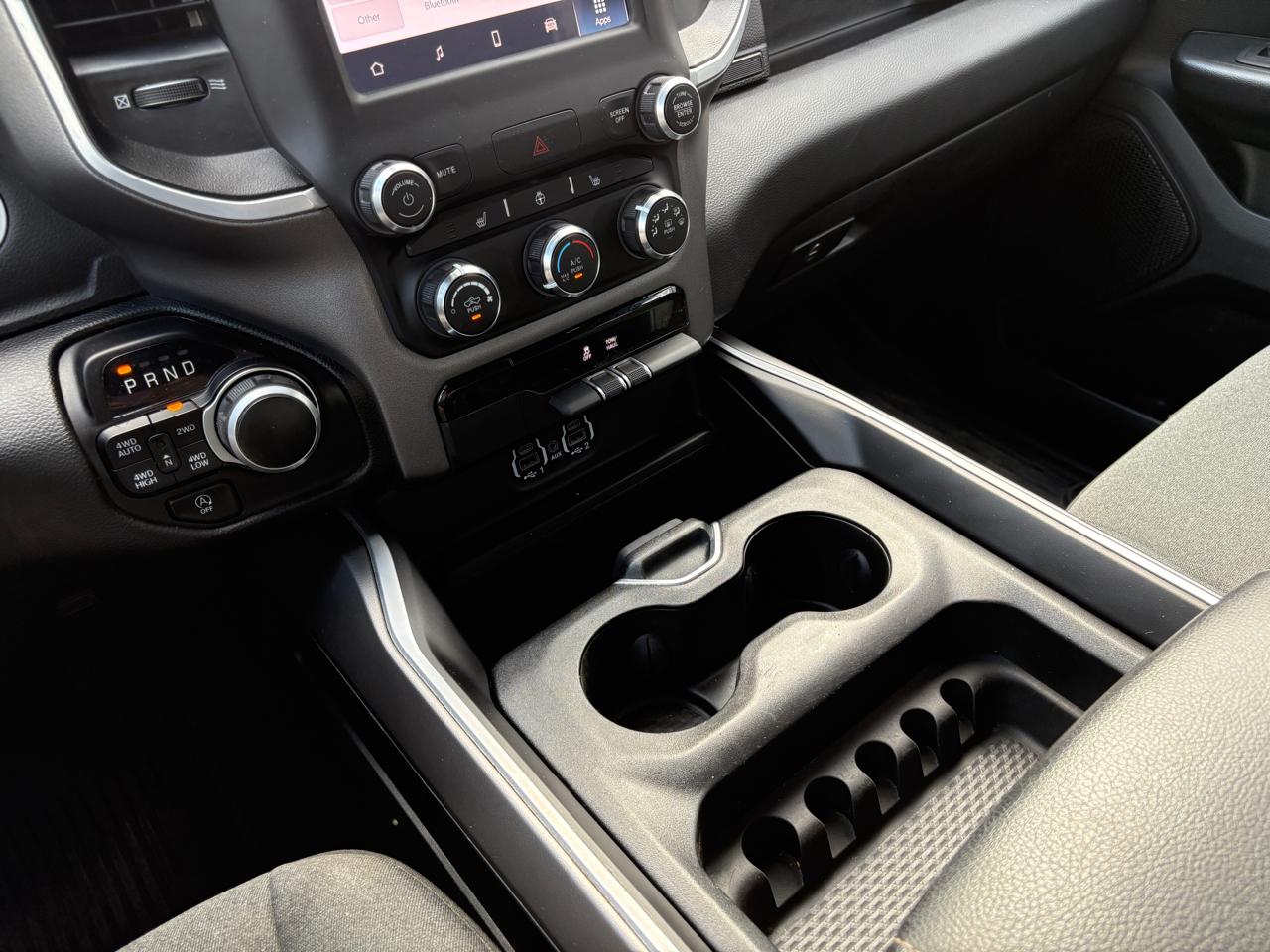 RAM 1500 Big Horn 4x4 Crew Cab 5'7" Box 2023