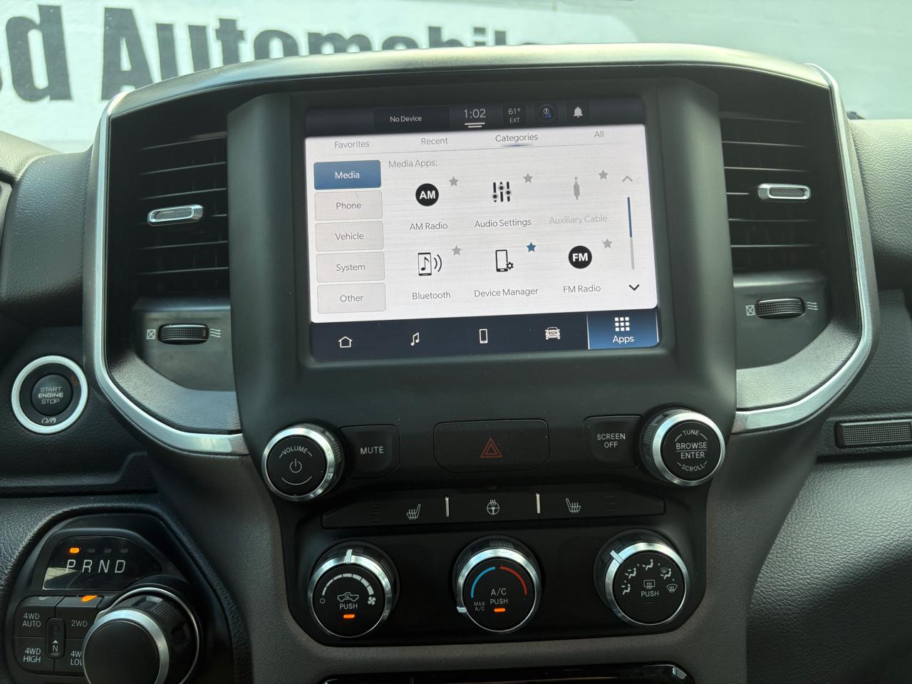 RAM 1500 Big Horn 4x4 Crew Cab 5'7" Box 2023