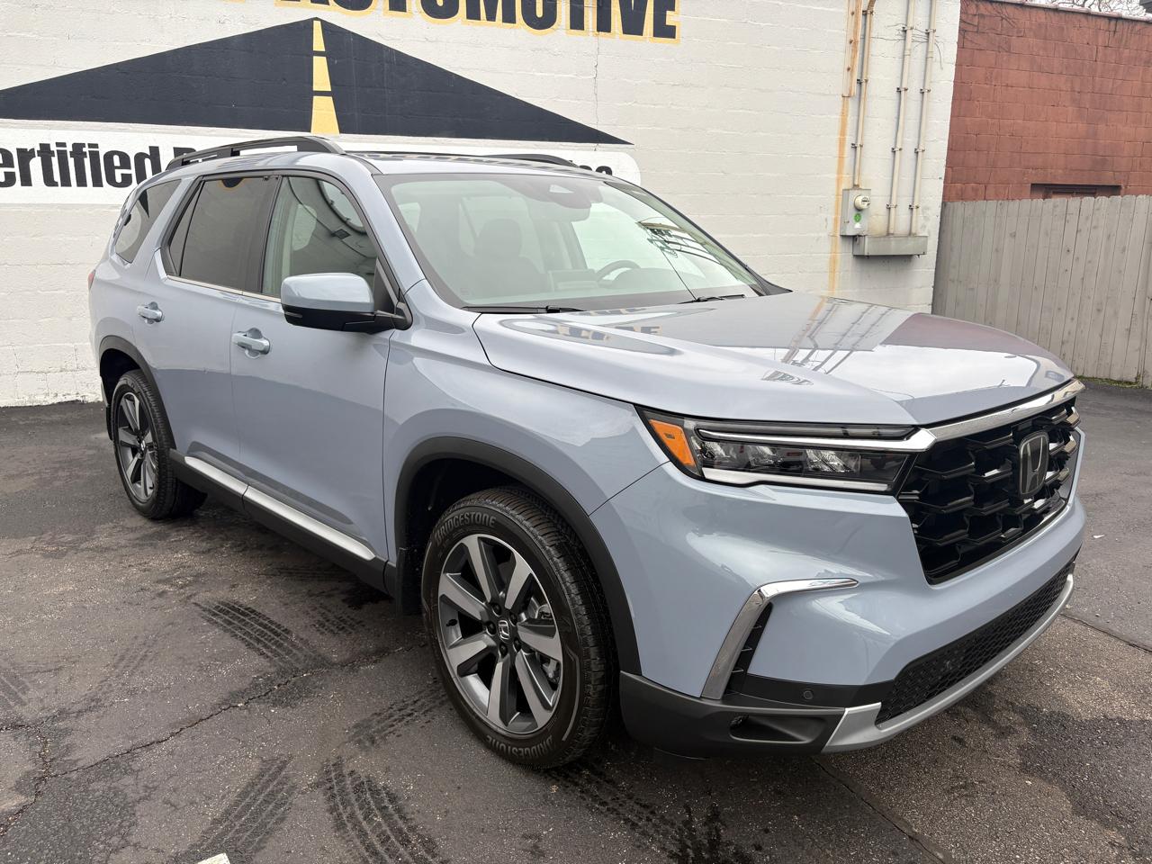 Honda Pilot Touring+ AWD 2025