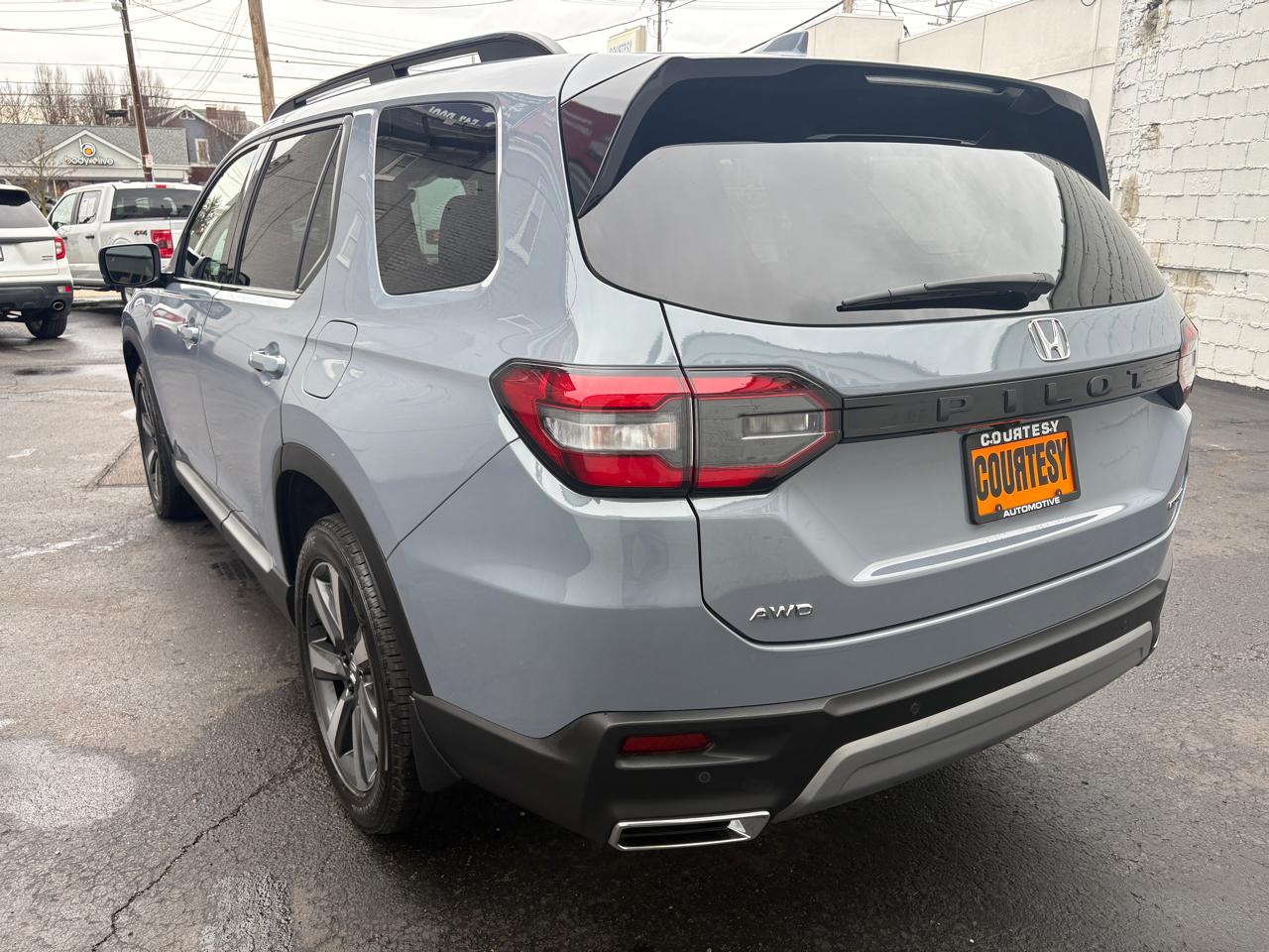 Honda Pilot Touring+ AWD 2025