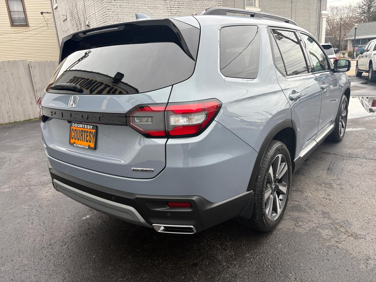 Honda Pilot Touring+ AWD 2025