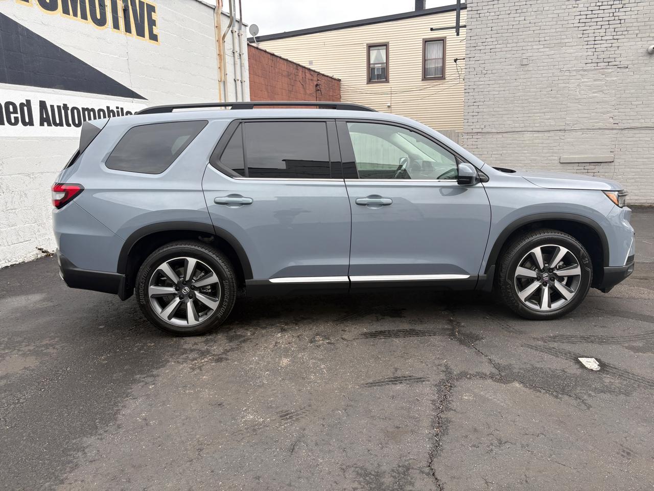 Honda Pilot Touring+ AWD 2025