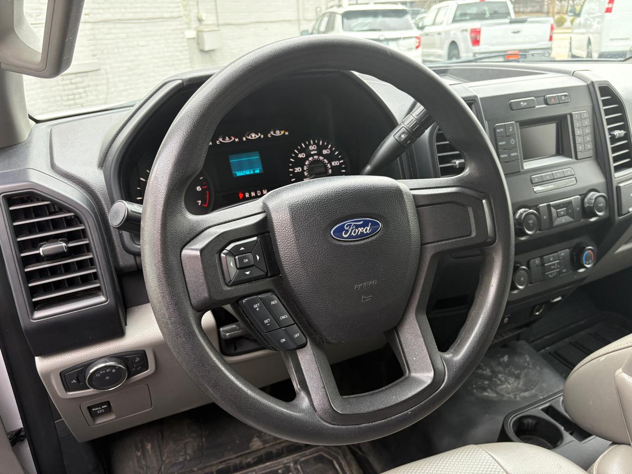 Ford F-150 XLT 2WD Reg Cab 8' Box 2018