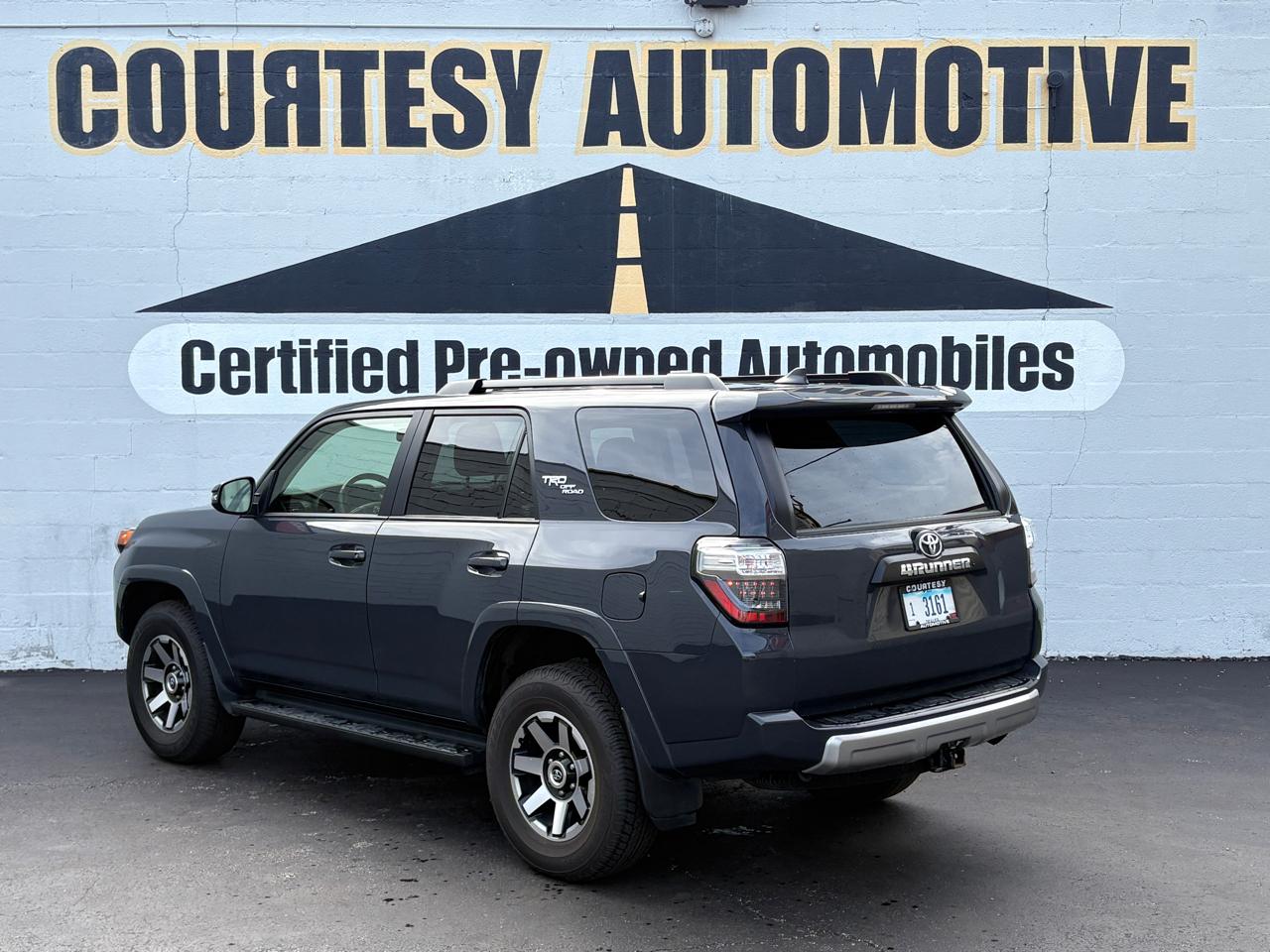 Toyota 4Runner TRD Off Road 4WD (Natl) 2024