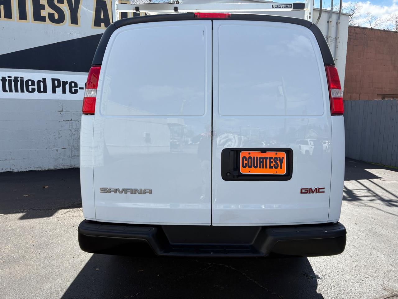 GMC Savana Cargo Van RWD 2500 135" 2023