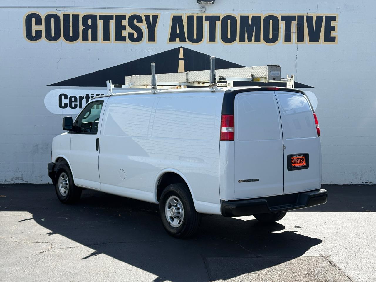 Chevrolet Express Cargo Van RWD 2500 135" 2019