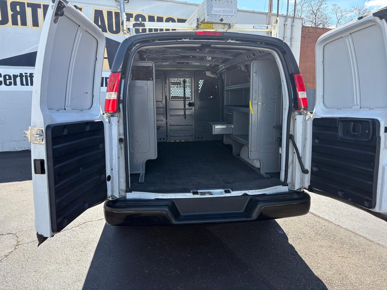 Chevrolet Express Cargo Van RWD 2500 135" 2019