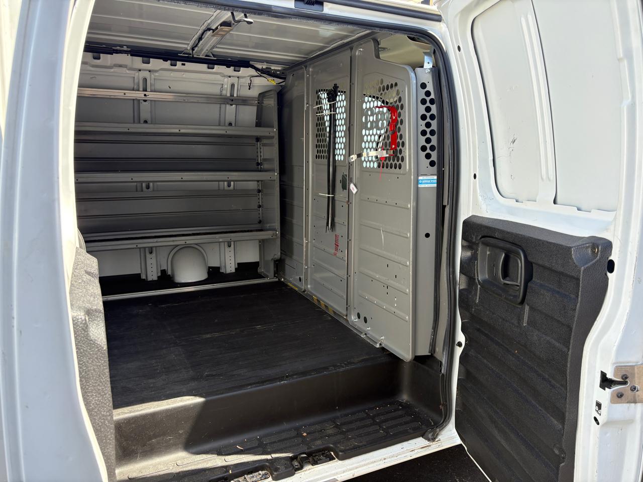 Chevrolet Express Cargo Van RWD 2500 135" 2019