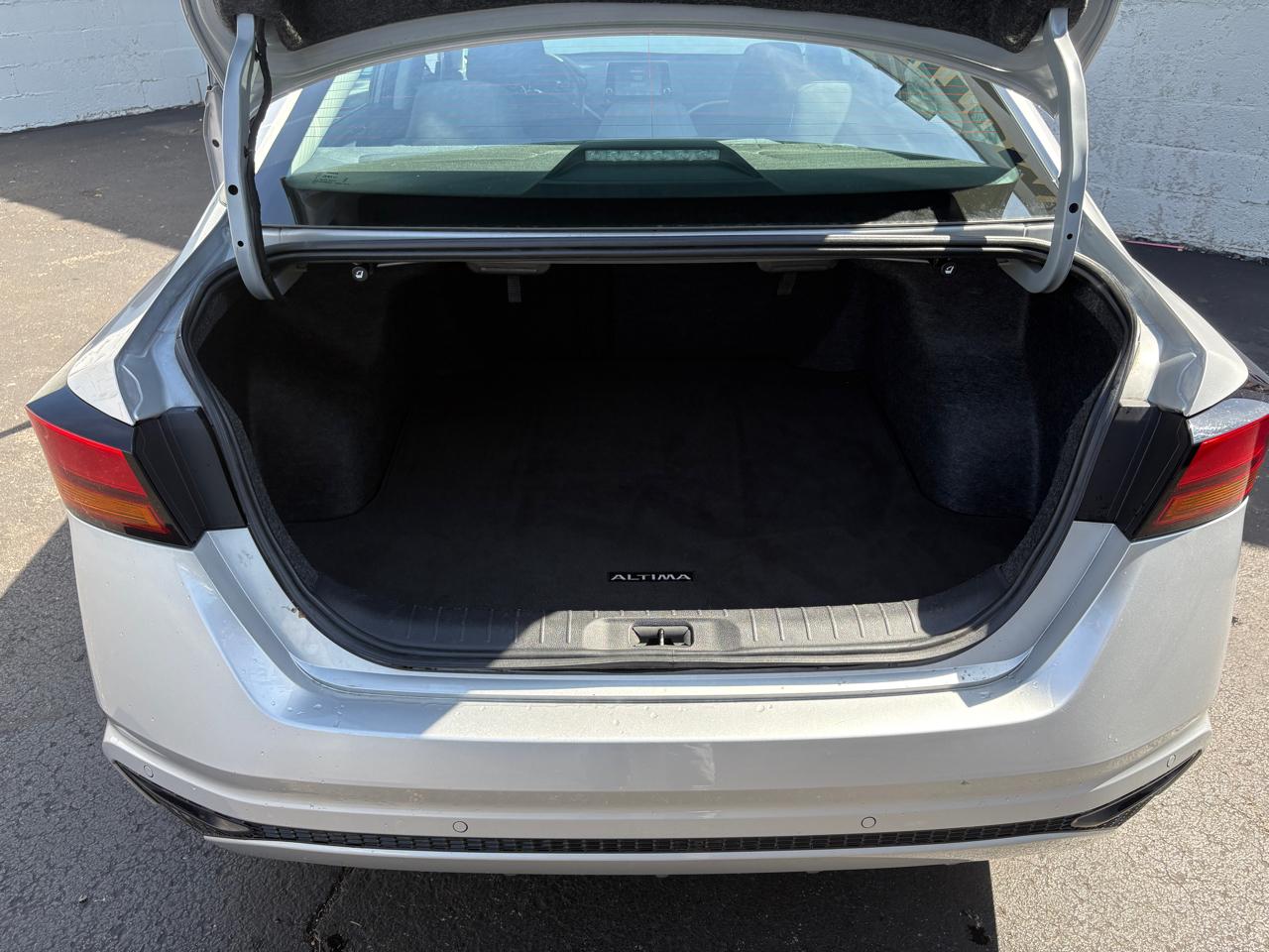 Nissan Altima 2.5 SV Sedan 2024