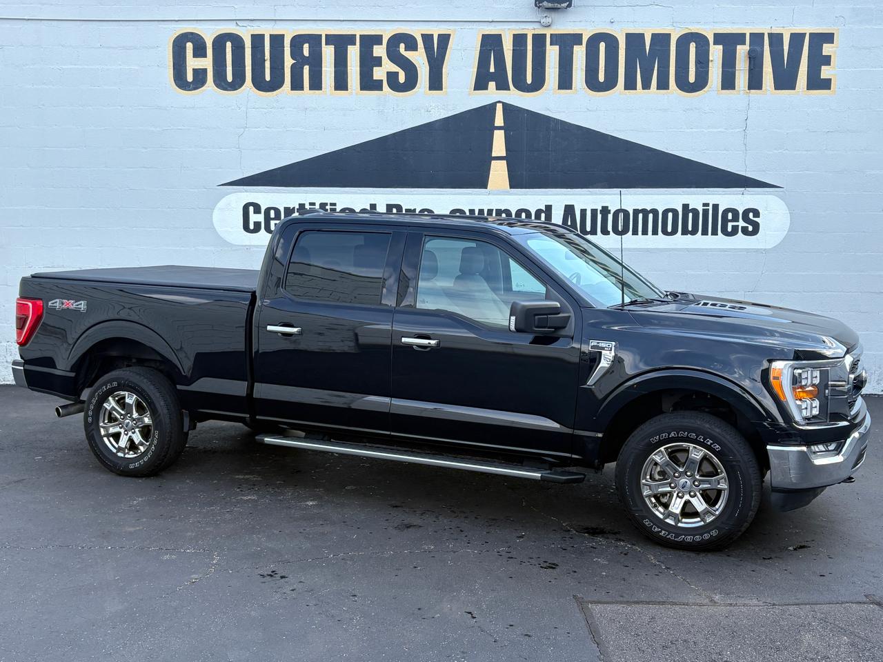 Ford F-150 XLT 4WD SuperCrew 5.5' Box 2022