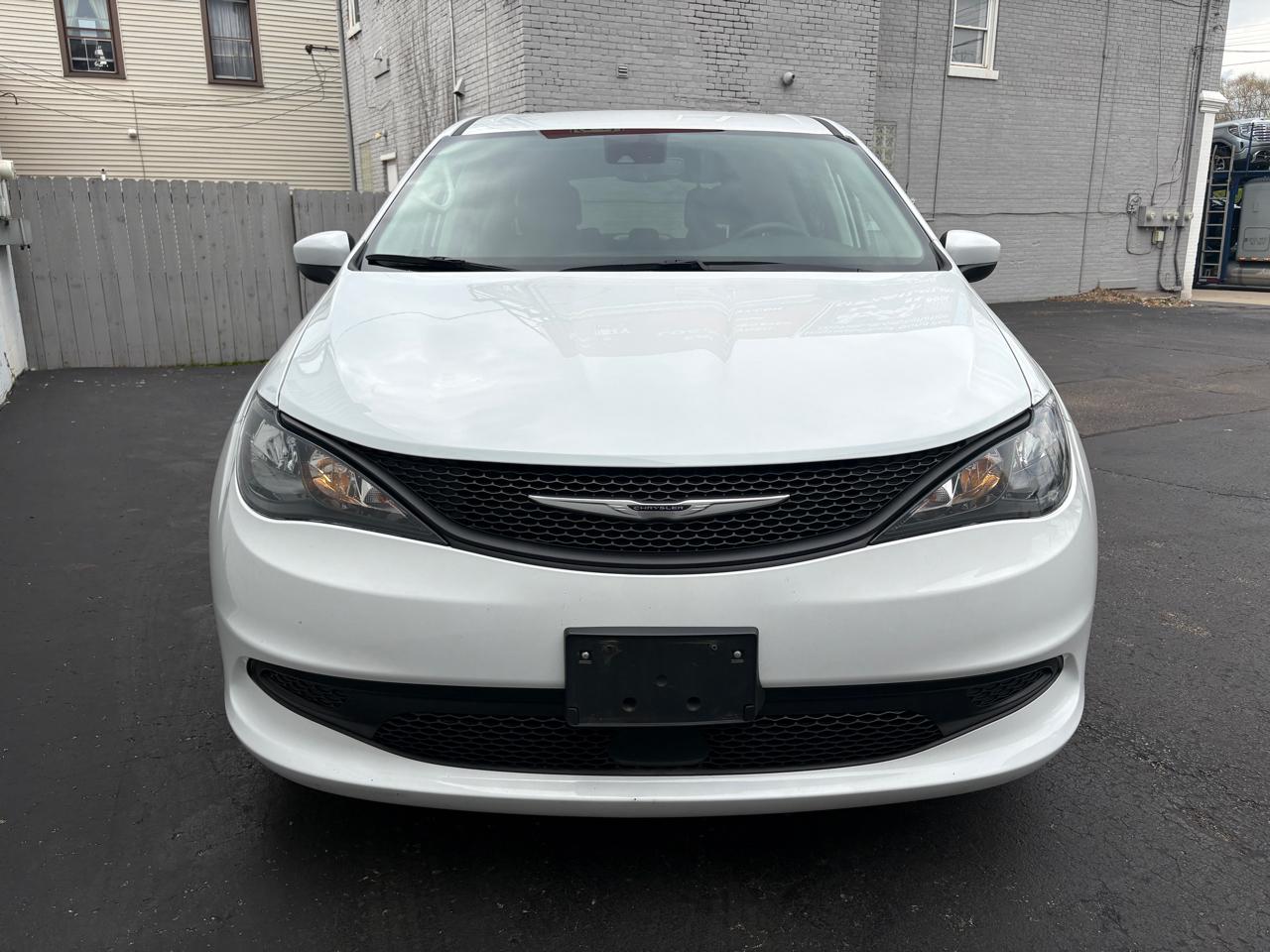 Chrysler Voyager LX FWD 2023