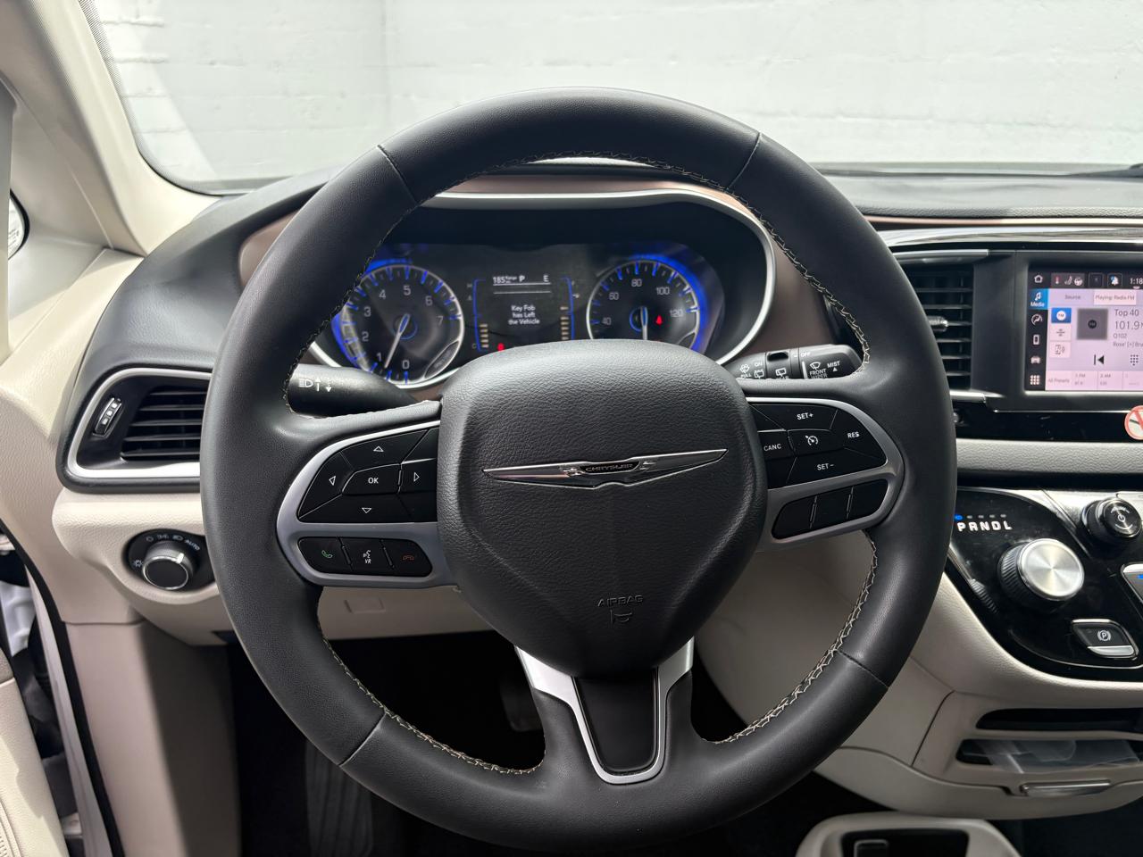 Chrysler Voyager LX FWD 2023