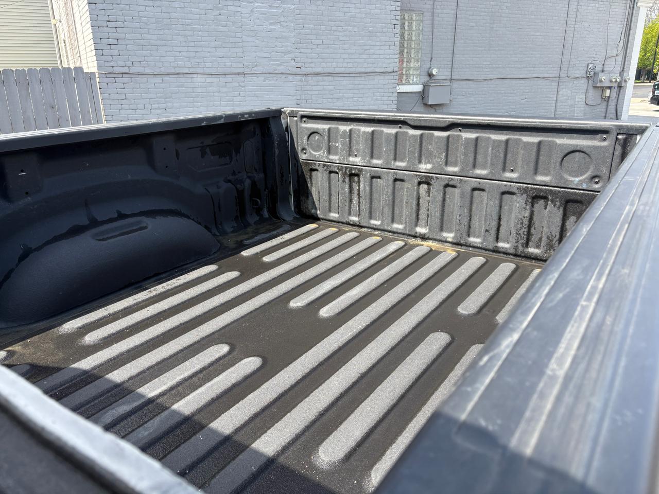 RAM 1500 Tradesman 4x4 Quad Cab 6'4" Box 2023