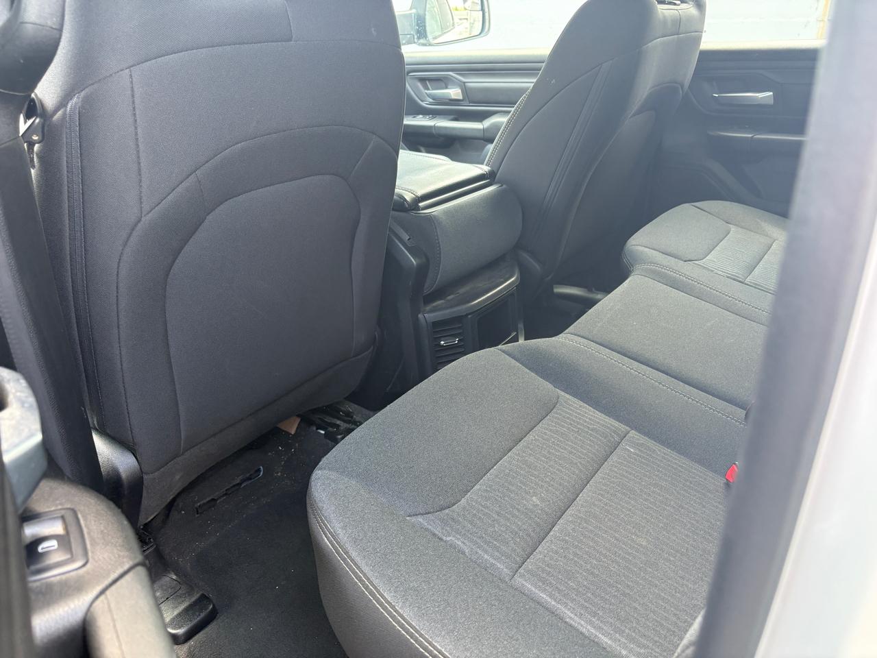 RAM 1500 Tradesman 4x4 Quad Cab 6'4" Box 2023