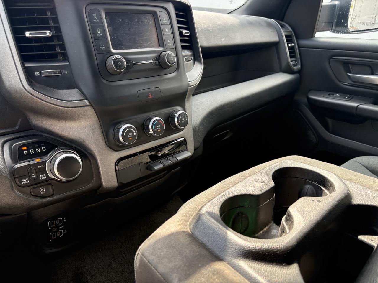 RAM 1500 Tradesman 4x4 Quad Cab 6'4" Box 2023