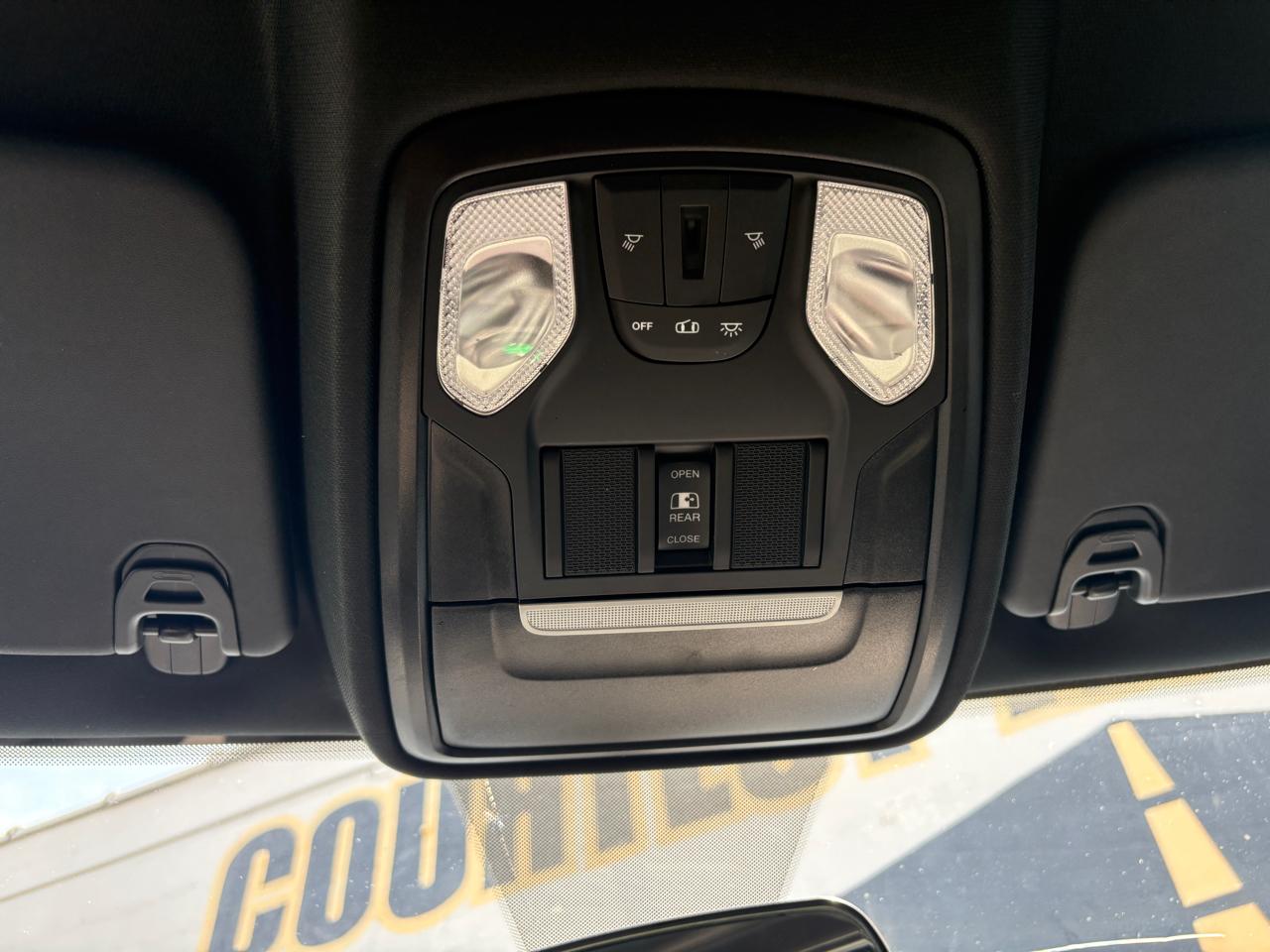 RAM 1500 Tradesman 4x4 Quad Cab 6'4" Box 2023