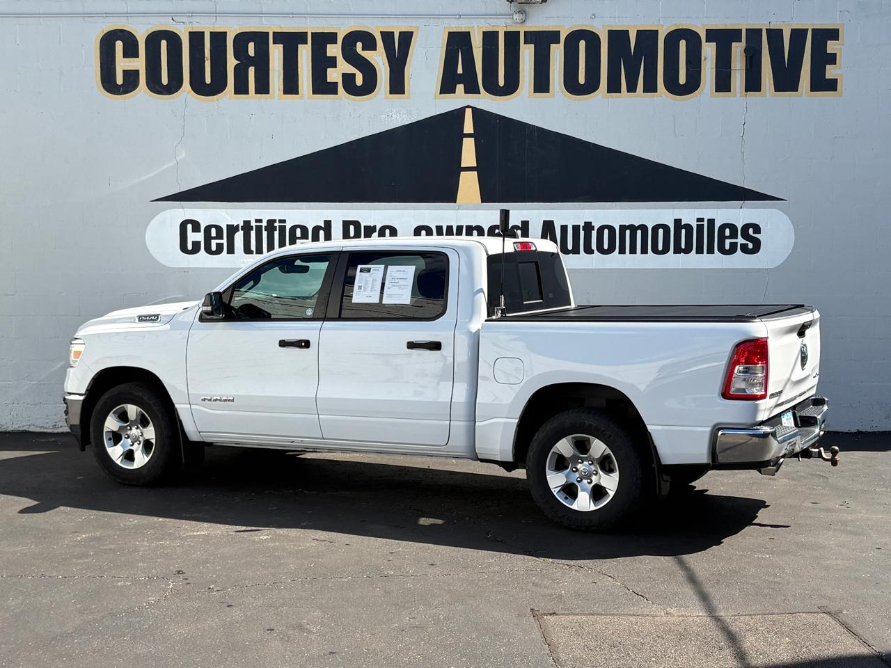 RAM 1500 Big Horn 4x4 Crew Cab 5'7" Box 2023