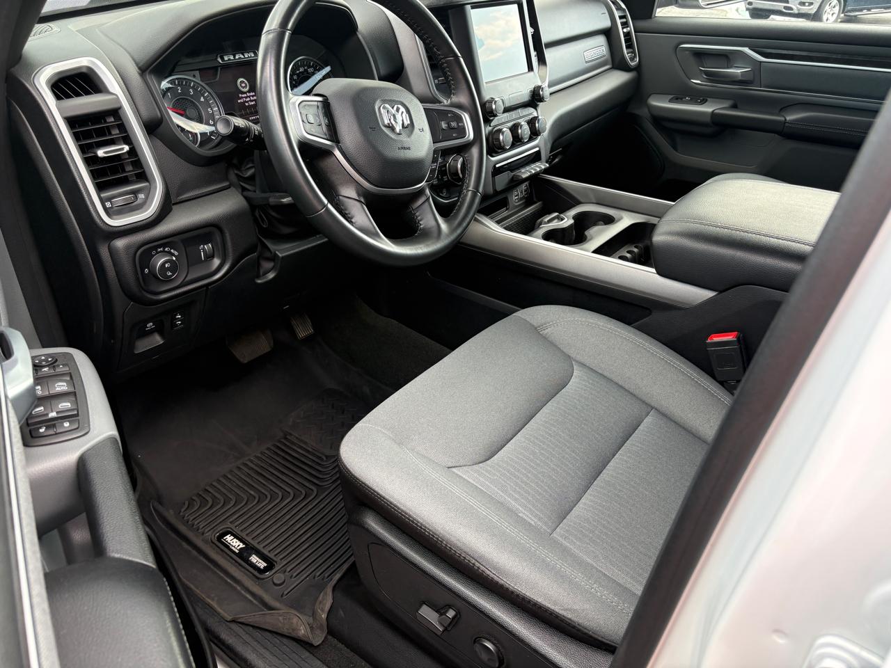RAM 1500 Big Horn 4x4 Crew Cab 5'7" Box 2023