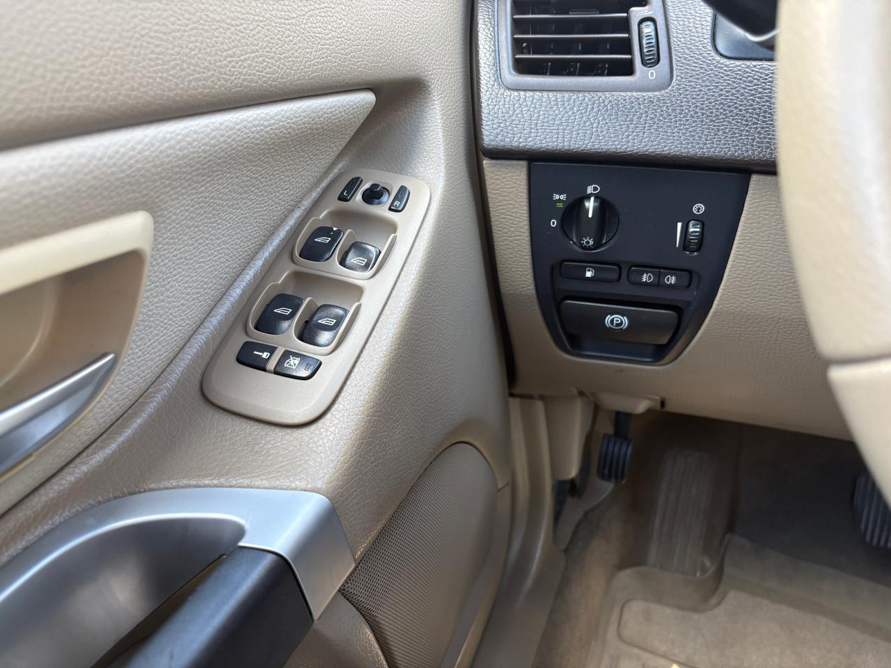 Volvo XC90 AWD 4dr 2012