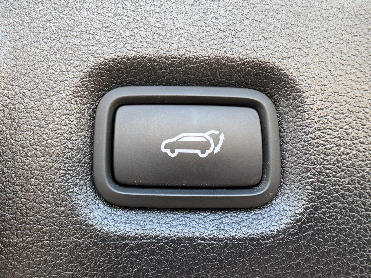 Hyundai Santa Fe SEL FWD 2023