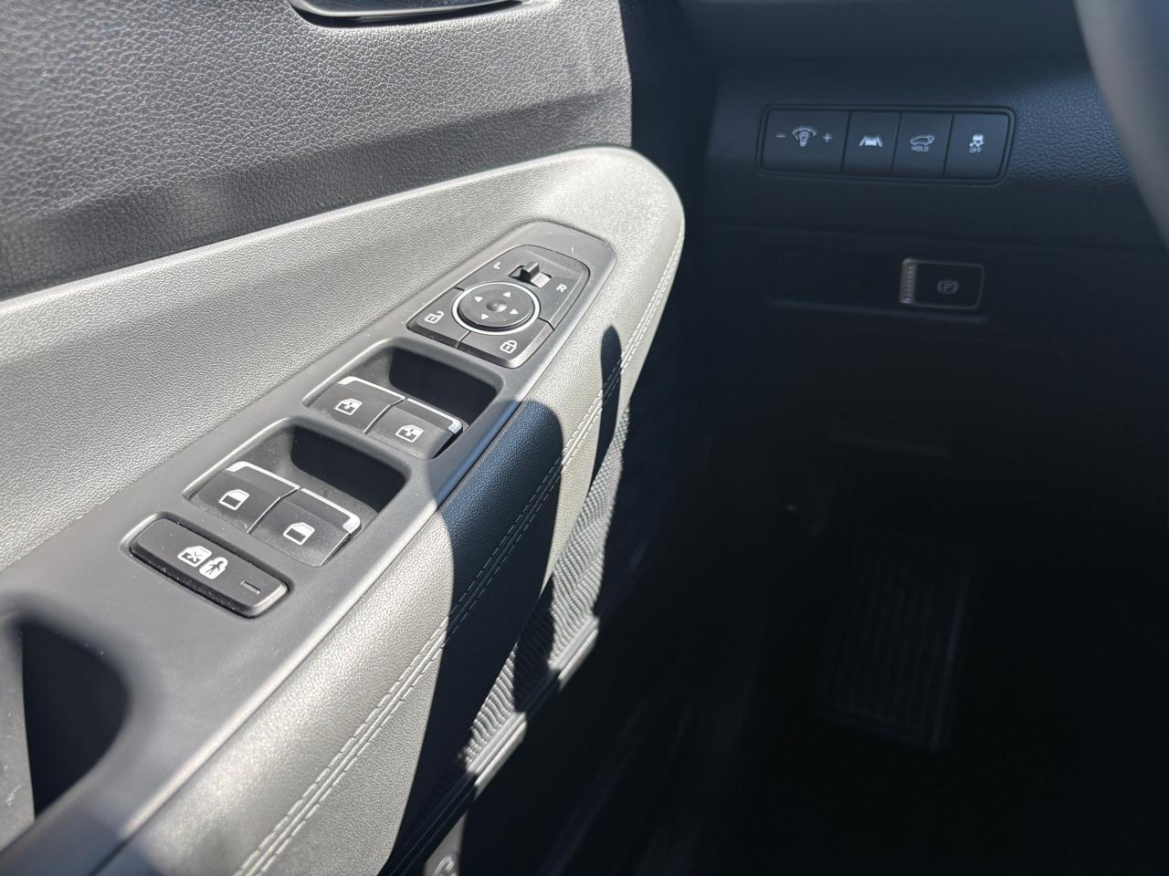 Hyundai Santa Fe SEL FWD 2023