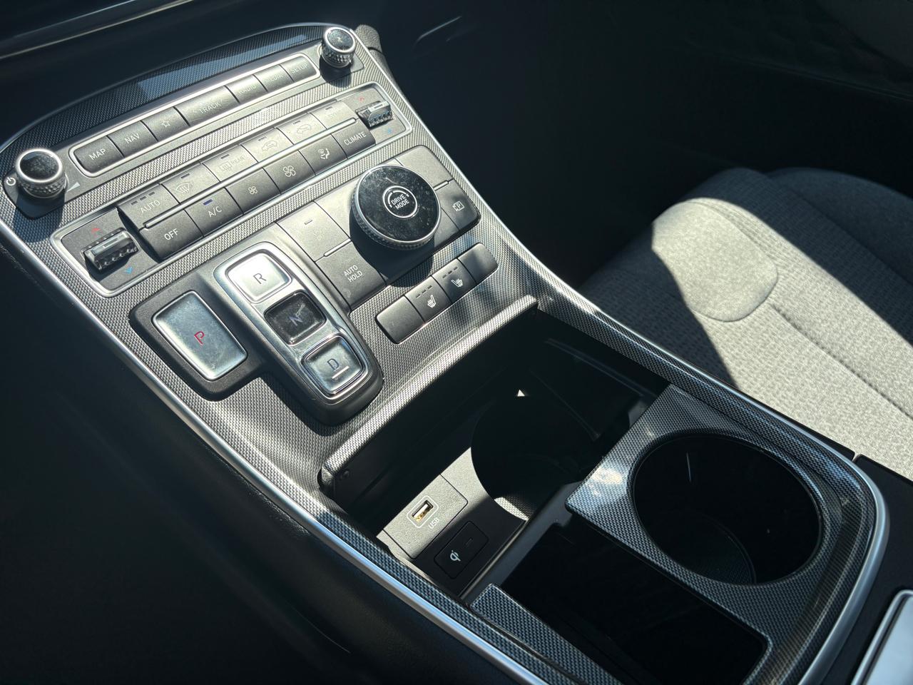 Hyundai Santa Fe SEL FWD 2023