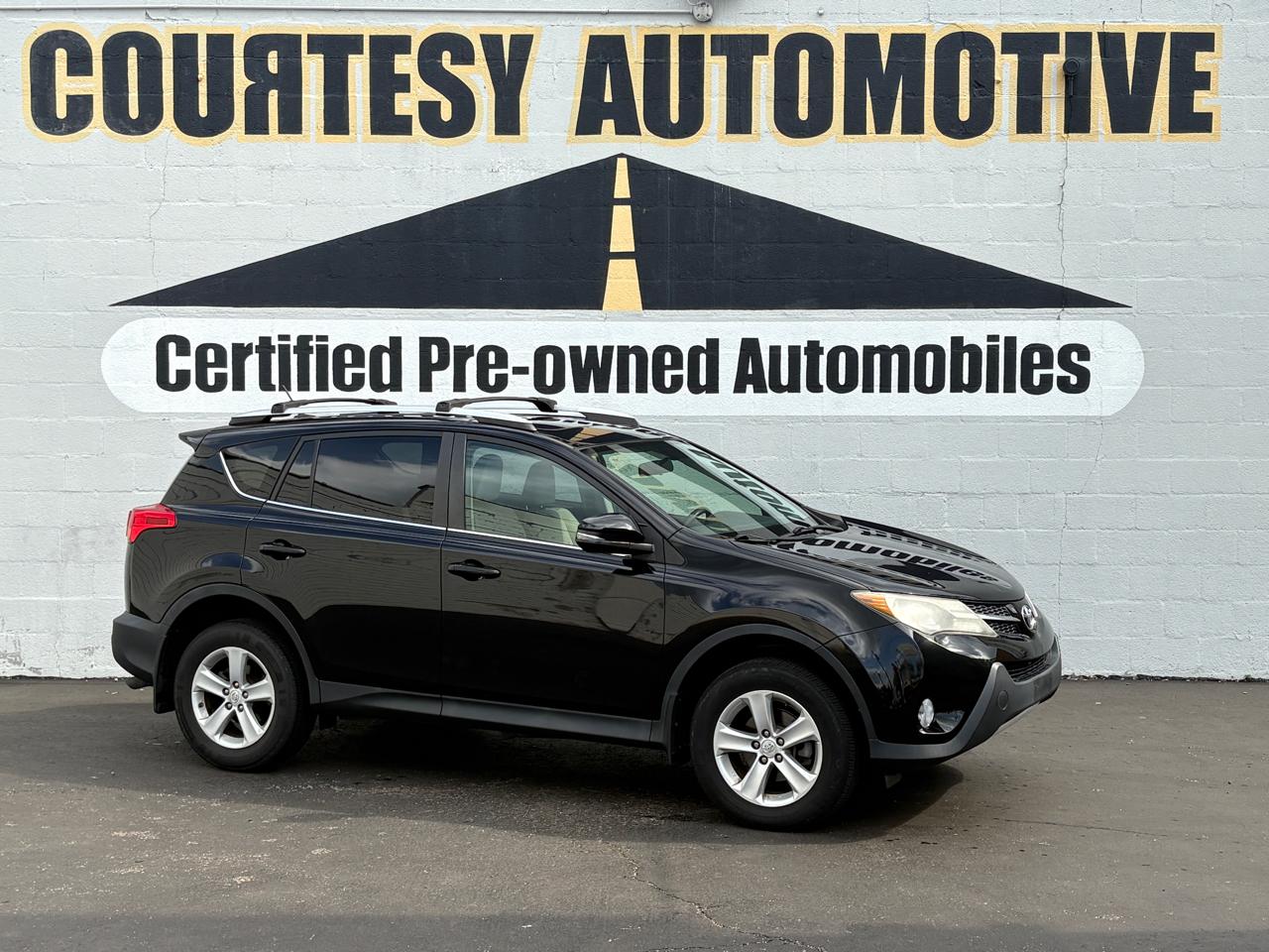 Toyota RAV4 FWD 4dr XLE (Natl) 2014