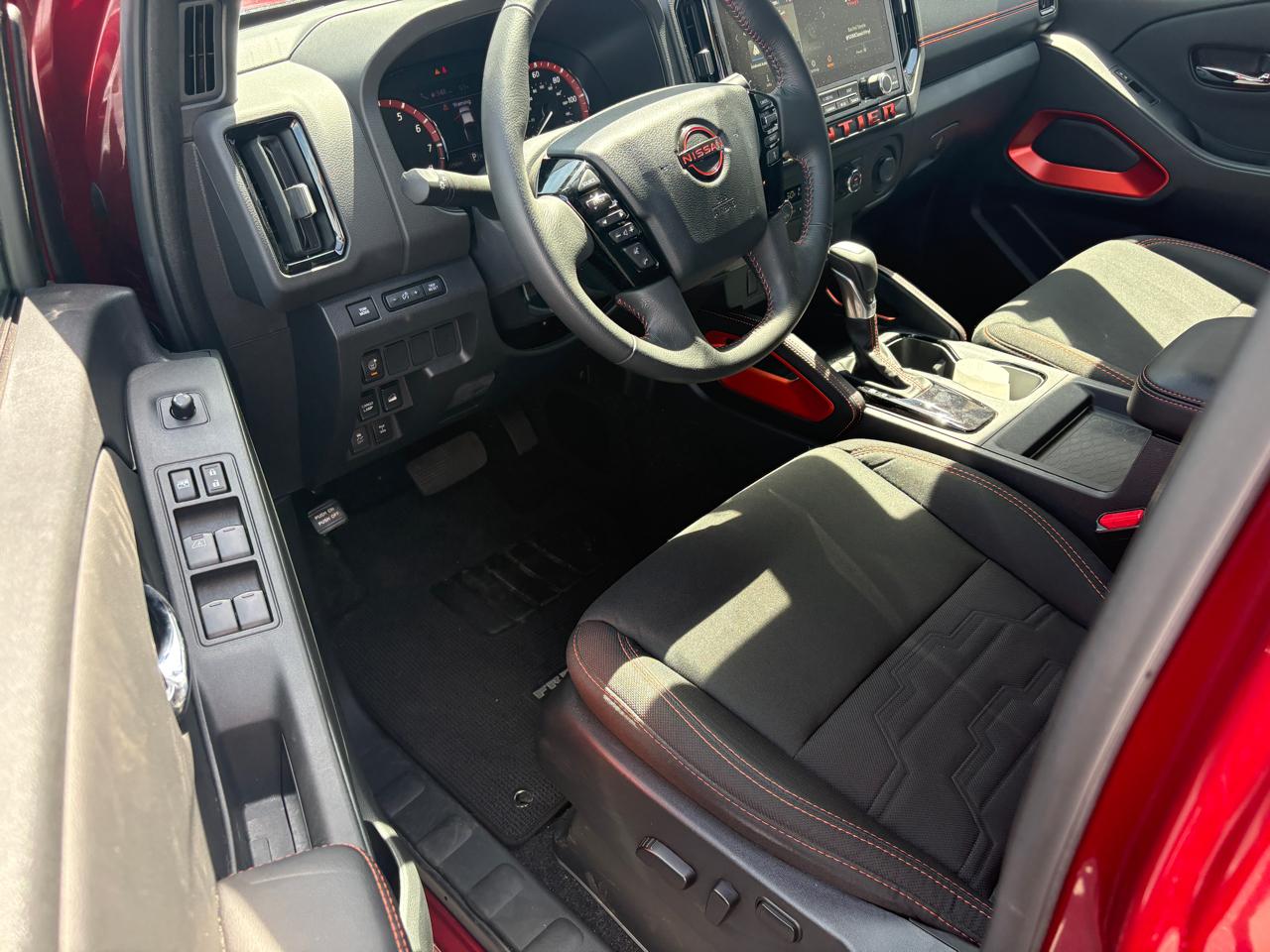 Nissan Frontier Crew Cab 4x4 PRO-4X 2025