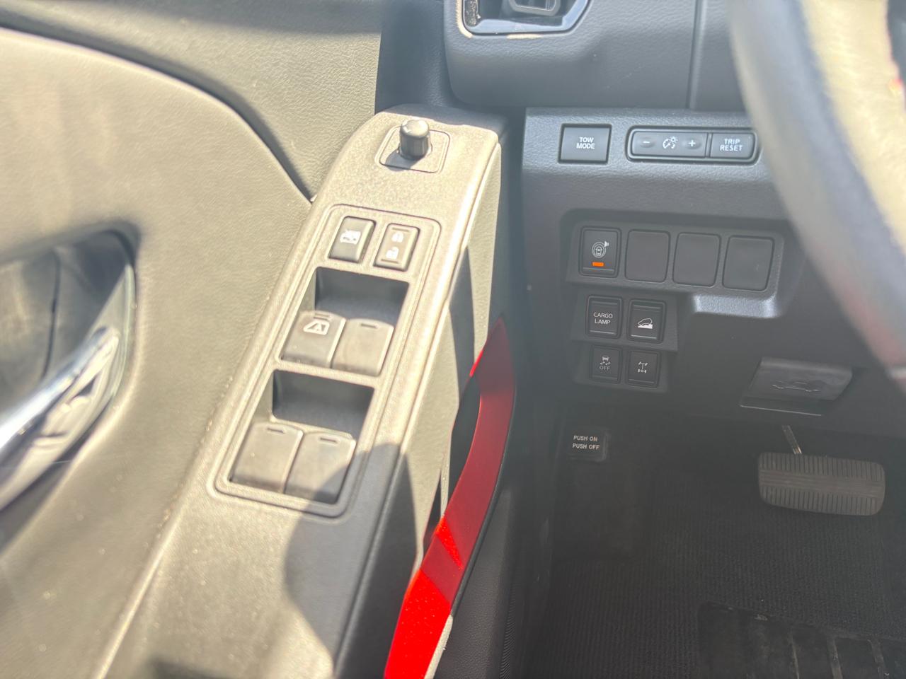 Nissan Frontier Crew Cab 4x4 PRO-4X 2025