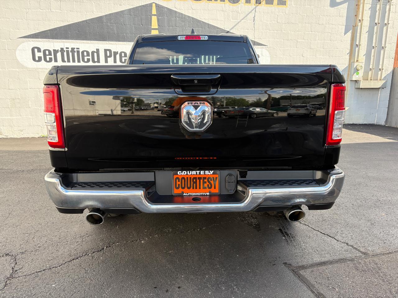 RAM 1500 Big Horn 4x4 Quad Cab 6'4" Box 2021