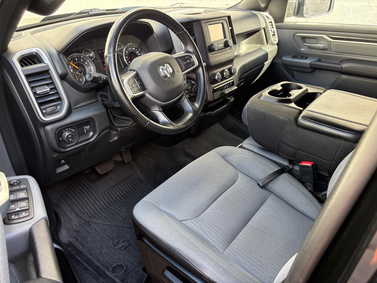 RAM 1500 Big Horn 4x4 Quad Cab 6'4" Box 2021