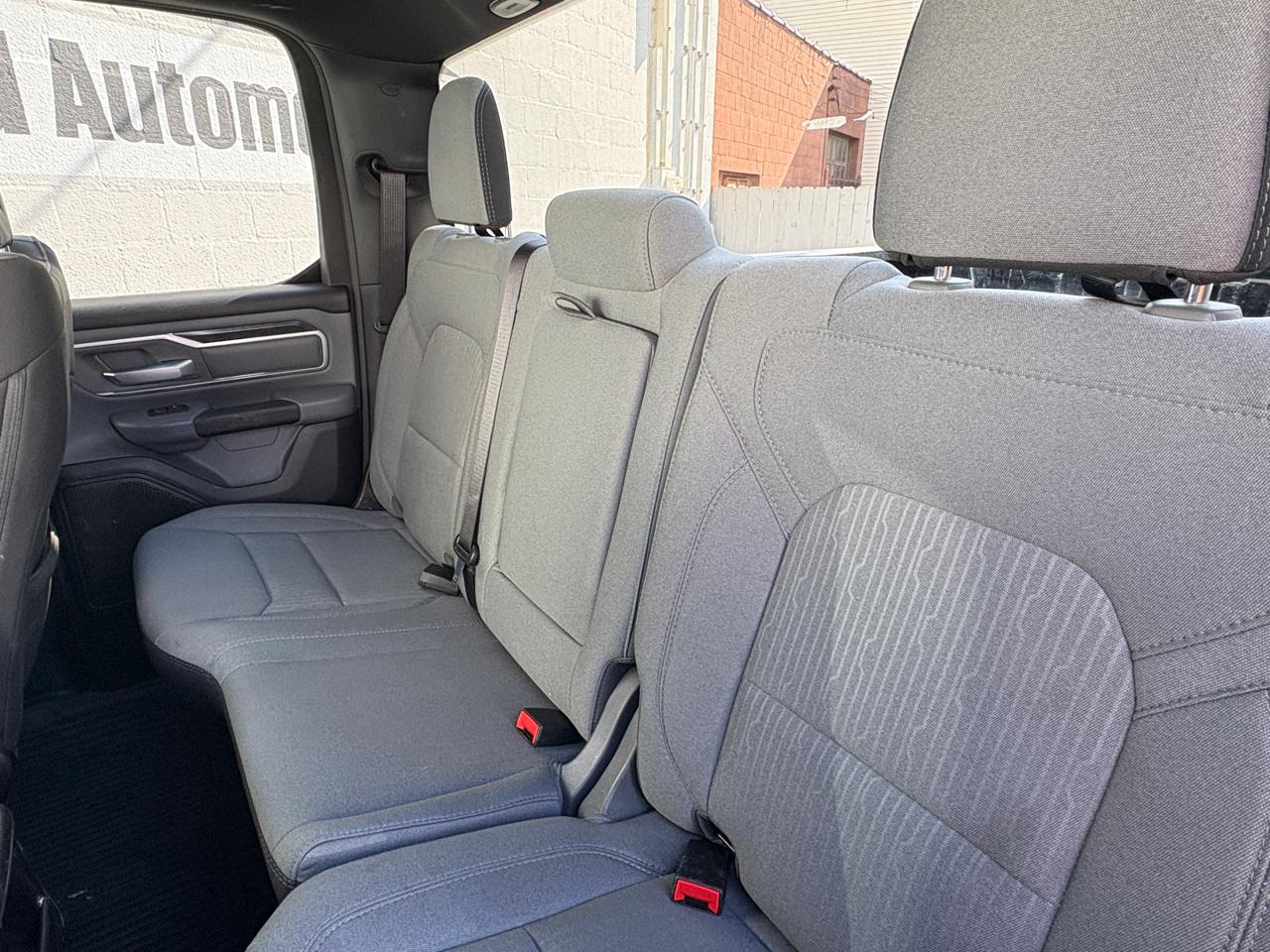 RAM 1500 Big Horn 4x4 Quad Cab 6'4" Box 2021