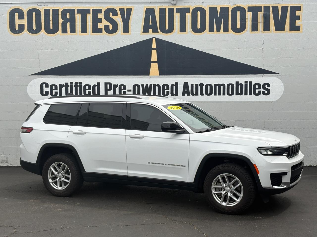 Jeep Grand Cherokee L Laredo 4x4 2024