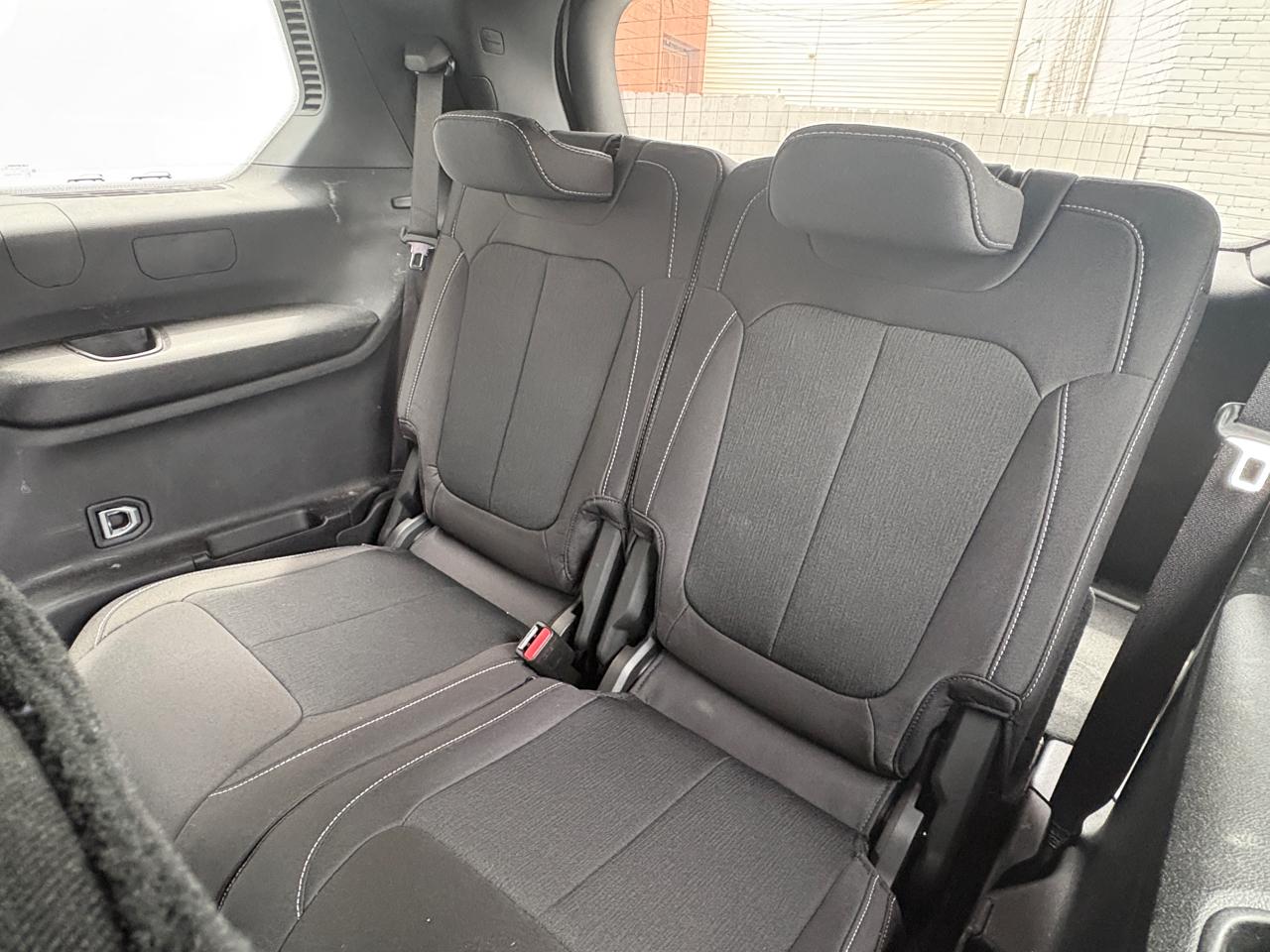 Jeep Grand Cherokee L Laredo 4x4 2024