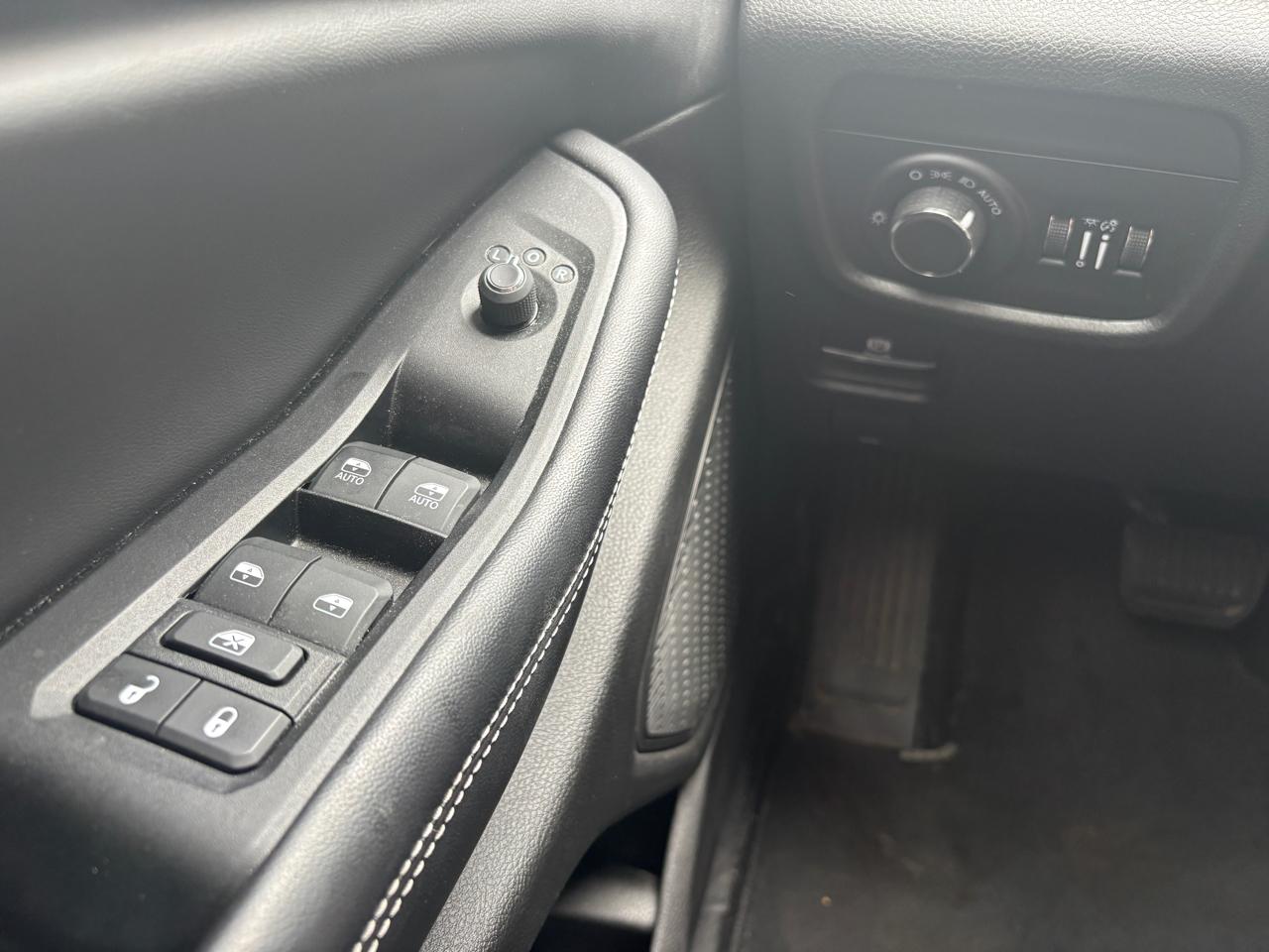 Jeep Grand Cherokee L Laredo 4x4 2024