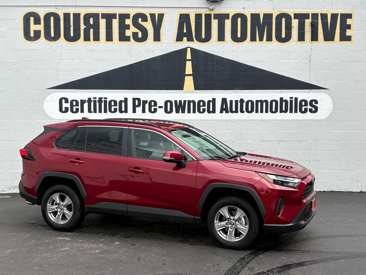 Toyota RAV4 XLE AWD (Natl) 2025