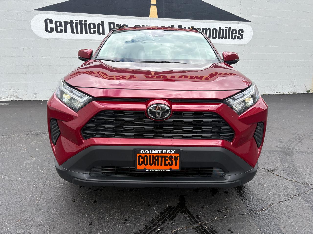 Toyota RAV4 XLE AWD (Natl) 2025