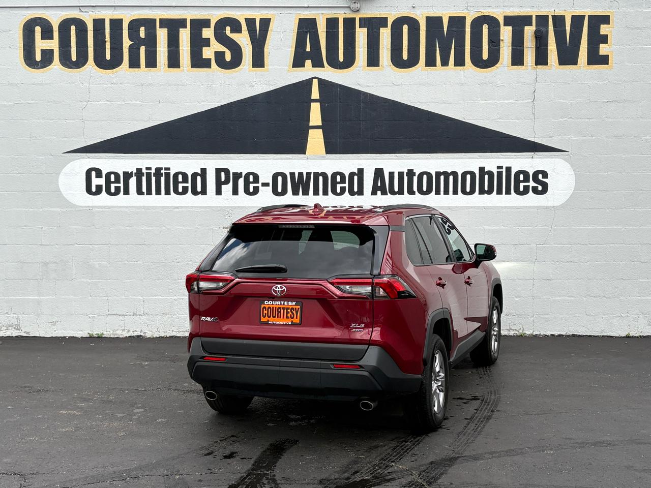 Toyota RAV4 XLE AWD (Natl) 2025