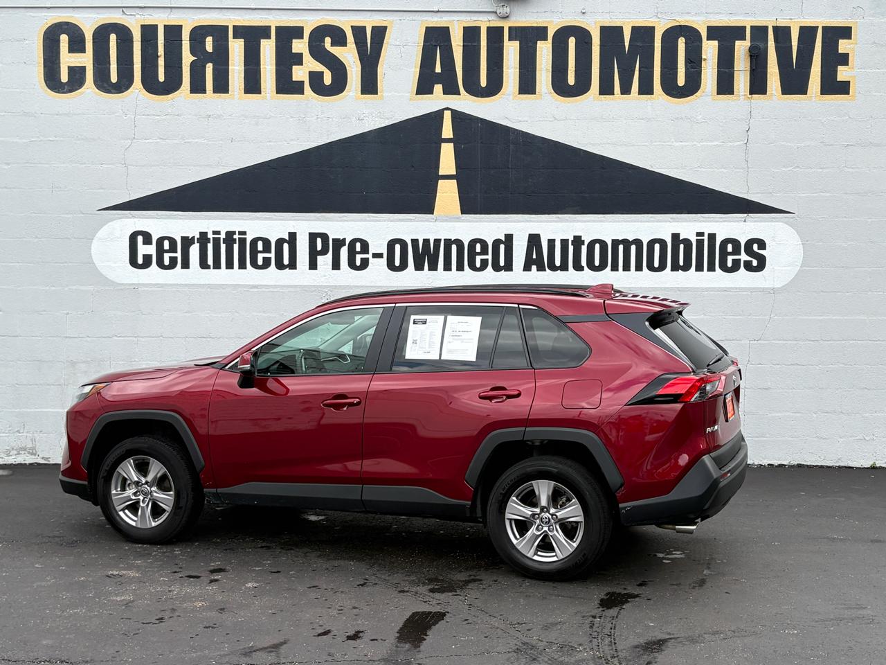 Toyota RAV4 XLE AWD (Natl) 2025