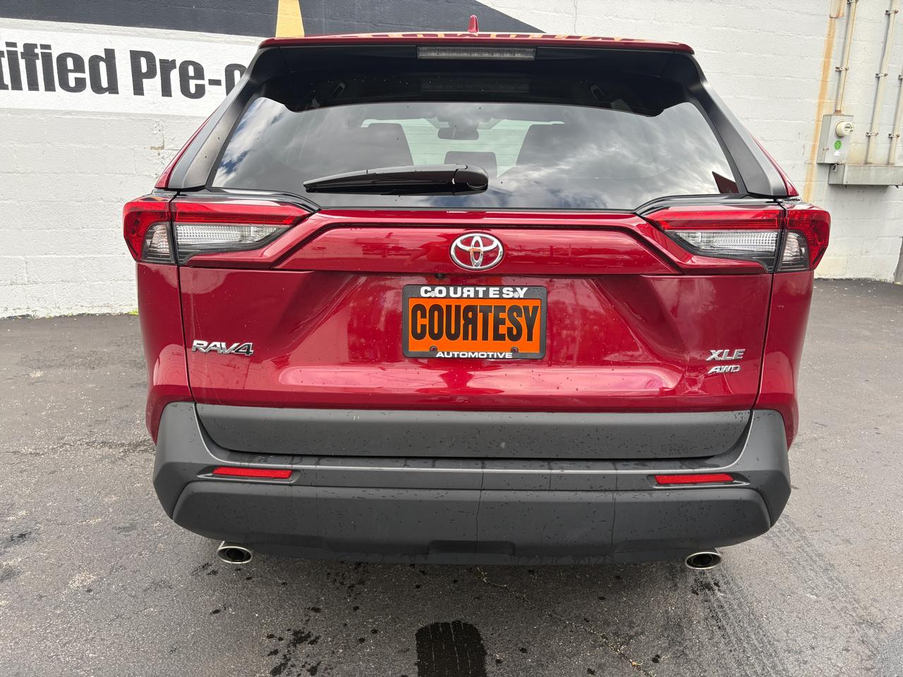Toyota RAV4 XLE AWD (Natl) 2025
