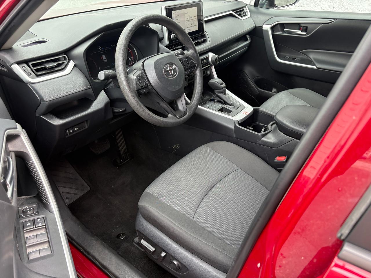Toyota RAV4 XLE AWD (Natl) 2025