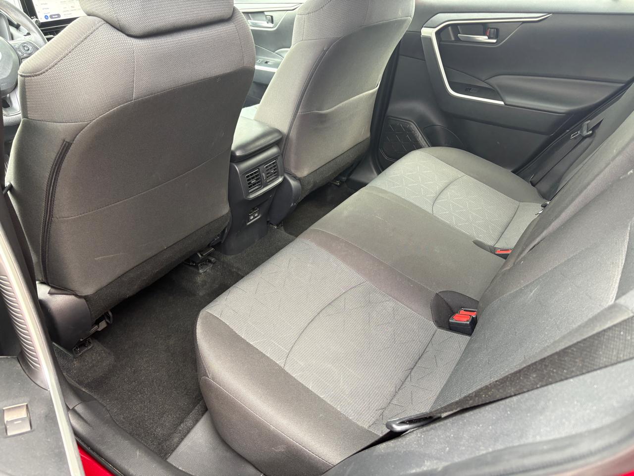 Toyota RAV4 XLE AWD (Natl) 2025